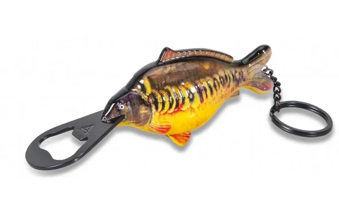 Anaconda Beauty Carp Opener Flaschenöffner im Spiegelkarpfen Design 12,5 cm mit Schlüsselanhänger günstig online im Angelshop bestellen